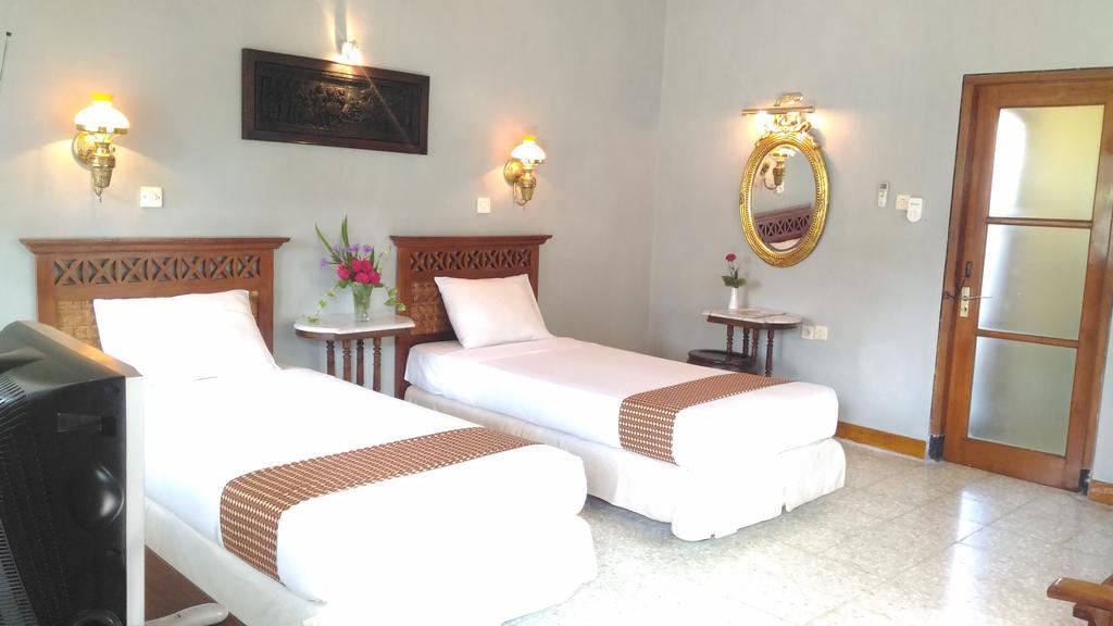 Poeri Devata Resort Hotel Prambanan Esterno foto