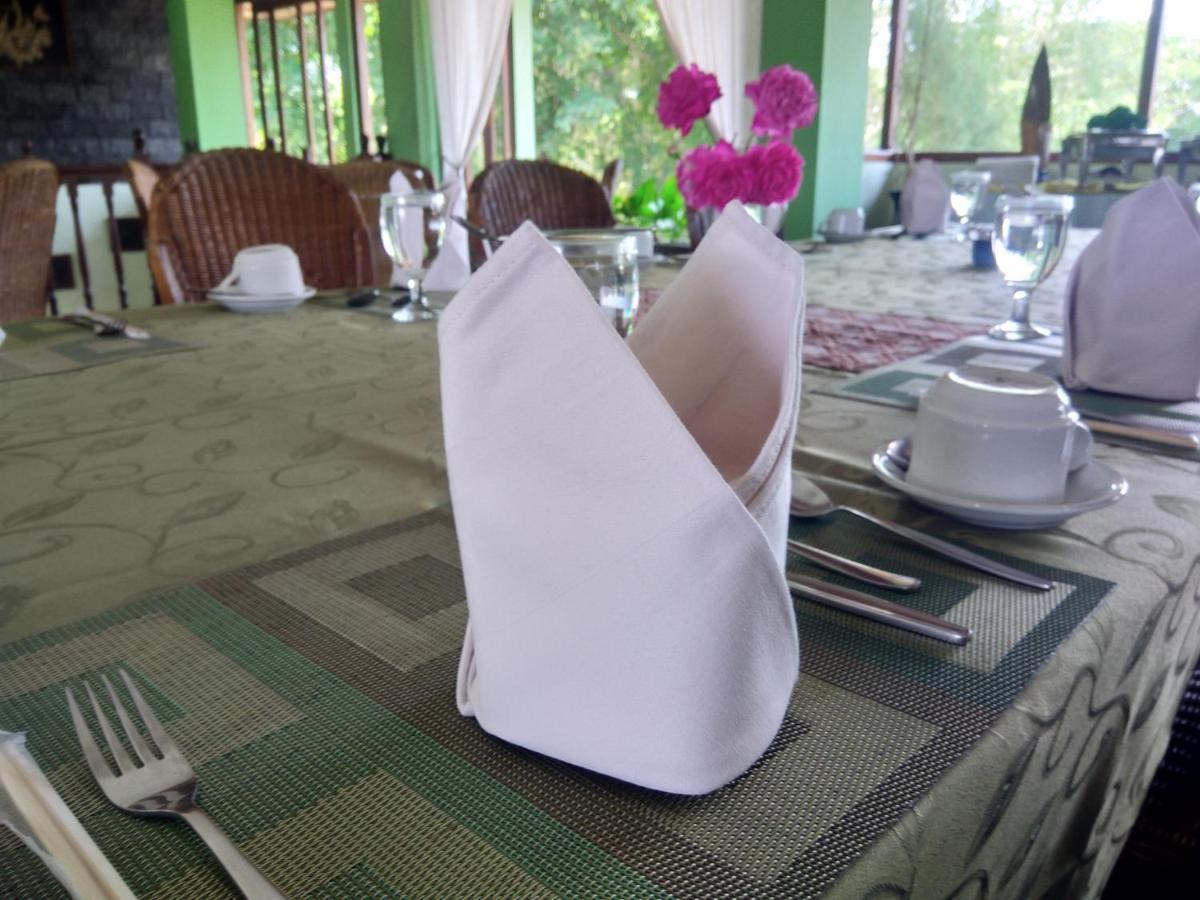 Poeri Devata Resort Hotel Prambanan Esterno foto